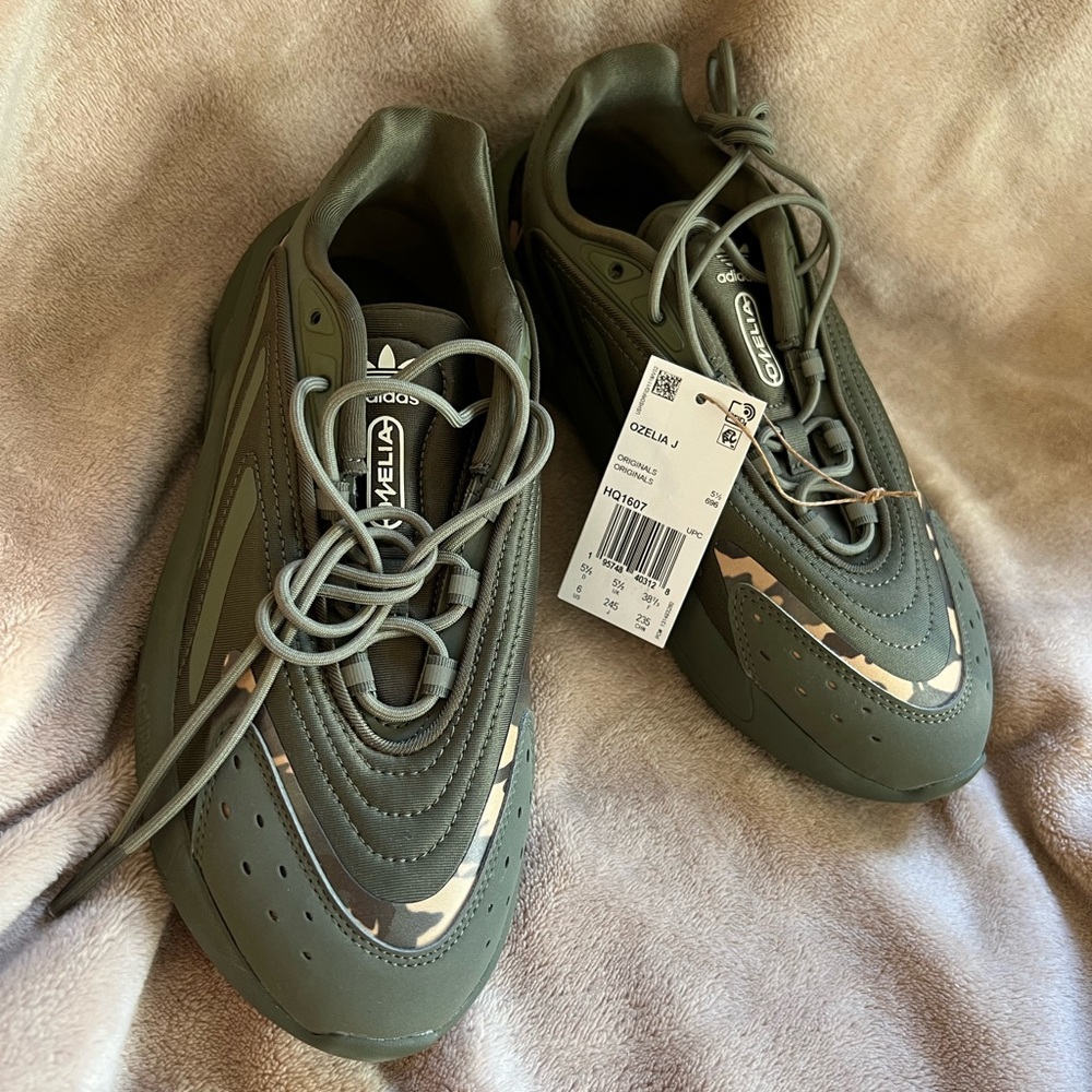 Adidas Womens Ozelia Running Shoes olive army green sneakers